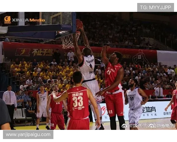 西安篮球队中路突破战术解析与实战应用研究